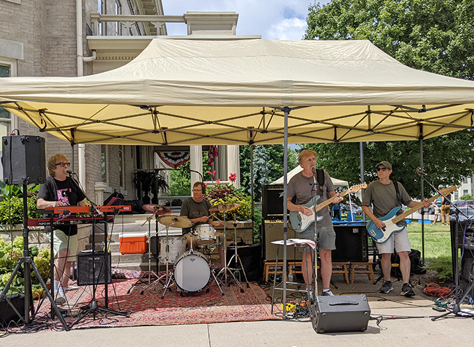 Crusin' at Muscatine Art Center Ice Cream Social 2022